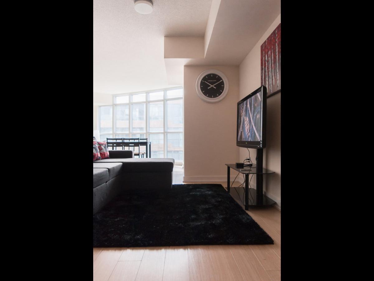 N2N Suites - Downtown Lake & City View Apartments トロント エクステリア 写真