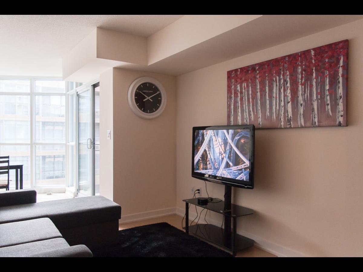 N2N Suites - Downtown Lake & City View Apartments トロント エクステリア 写真
