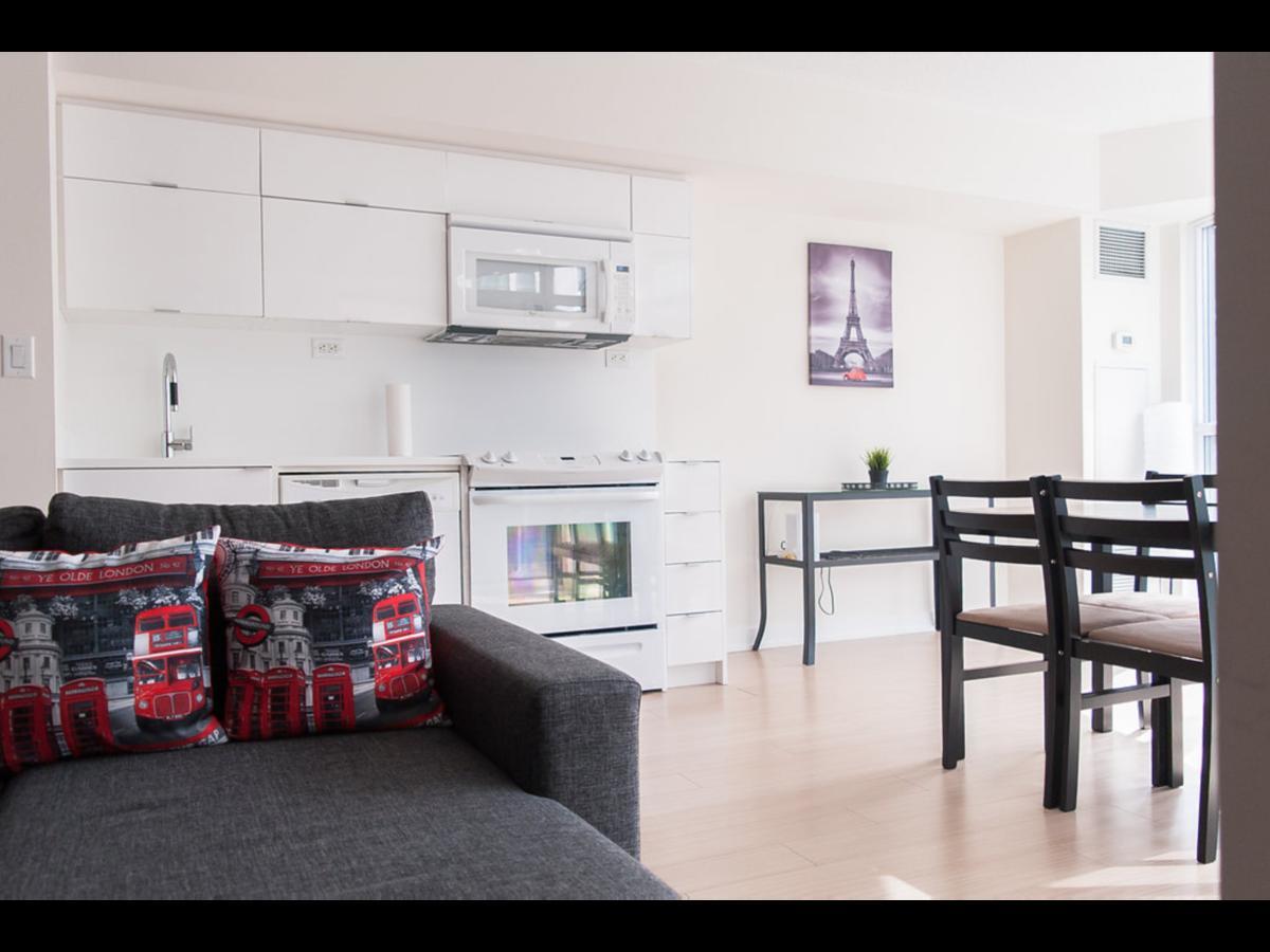 N2N Suites - Downtown Lake & City View Apartments トロント エクステリア 写真