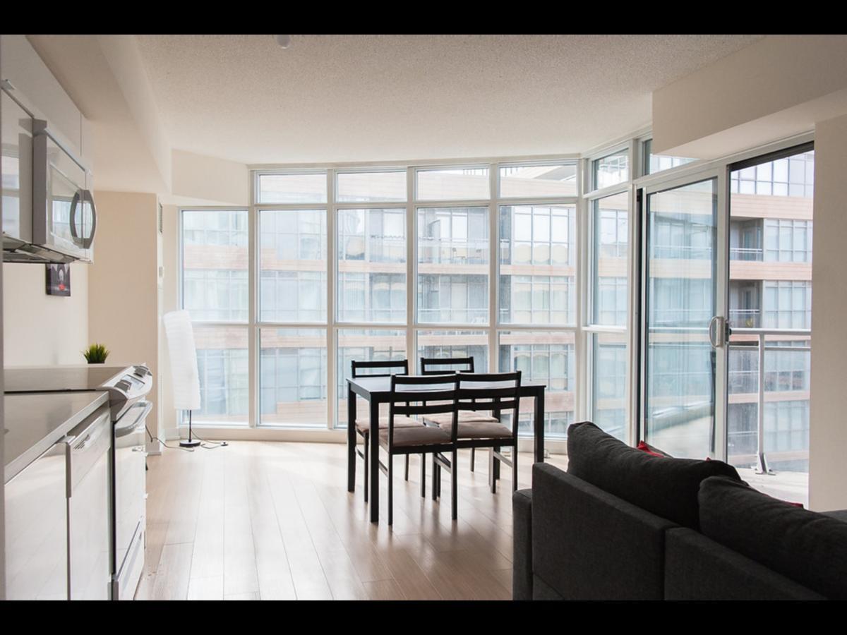 N2N Suites - Downtown Lake & City View Apartments トロント エクステリア 写真